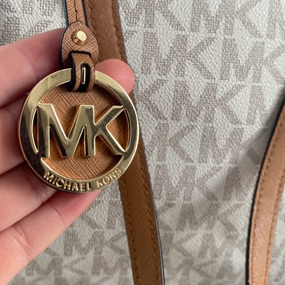 Mk - Picture 2 of 14